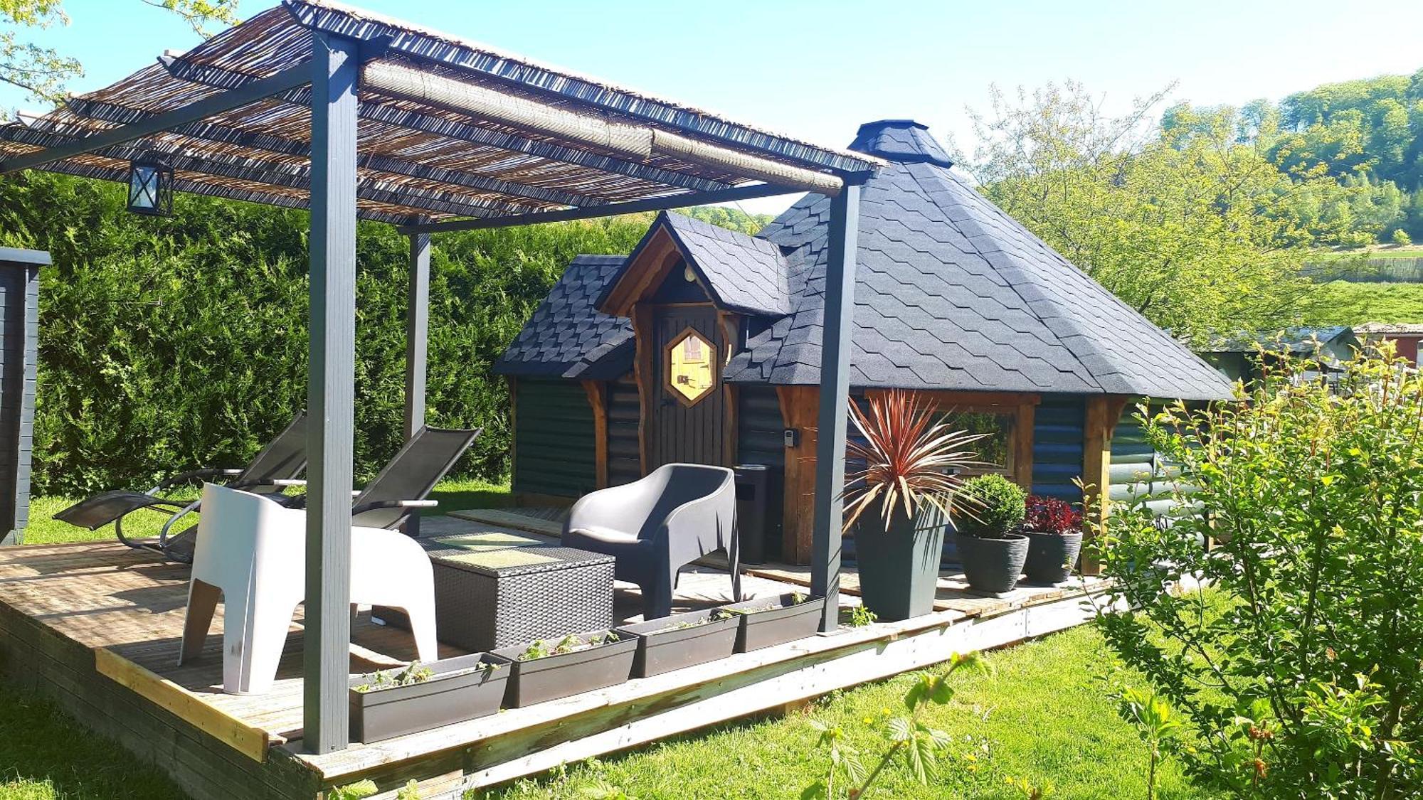 La Longere Des Nuits De Varenne Bed & Breakfast