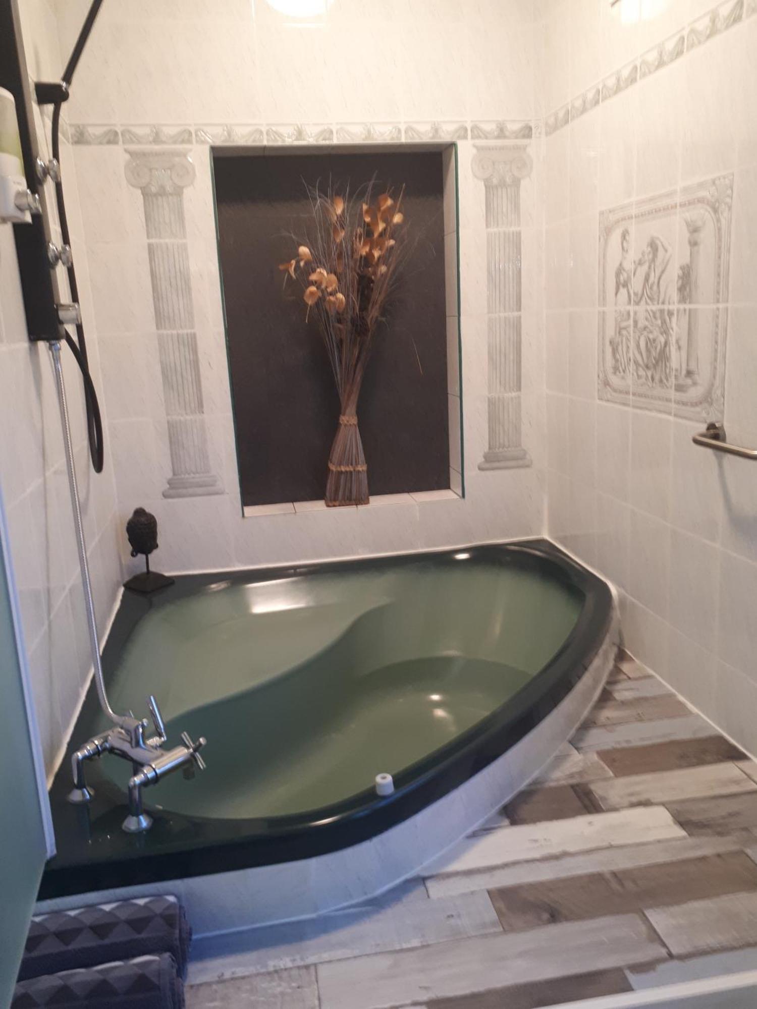 Bed & Breakfast La Longere Des Nuits De Varenne