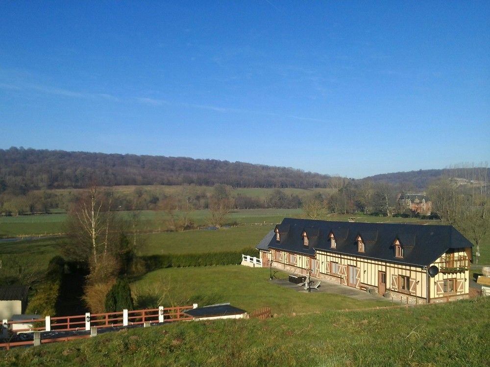 Bed & Breakfast La Longere Des Nuits De Varenne 3*